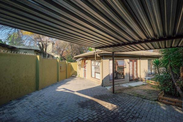 3 Bedroom Property for Sale in Wendywood Gauteng