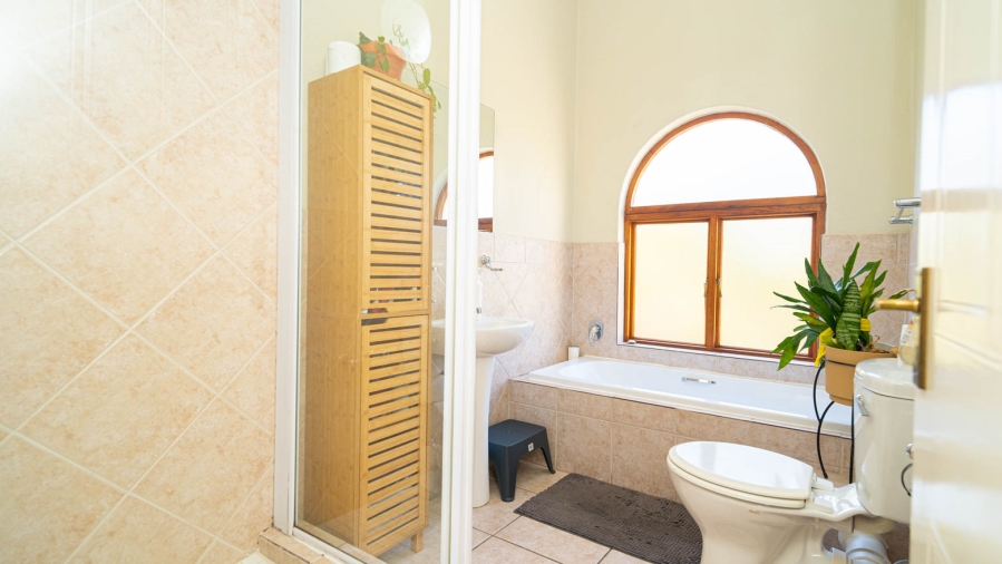 To Let 2 Bedroom Property for Rent in North Riding Gauteng