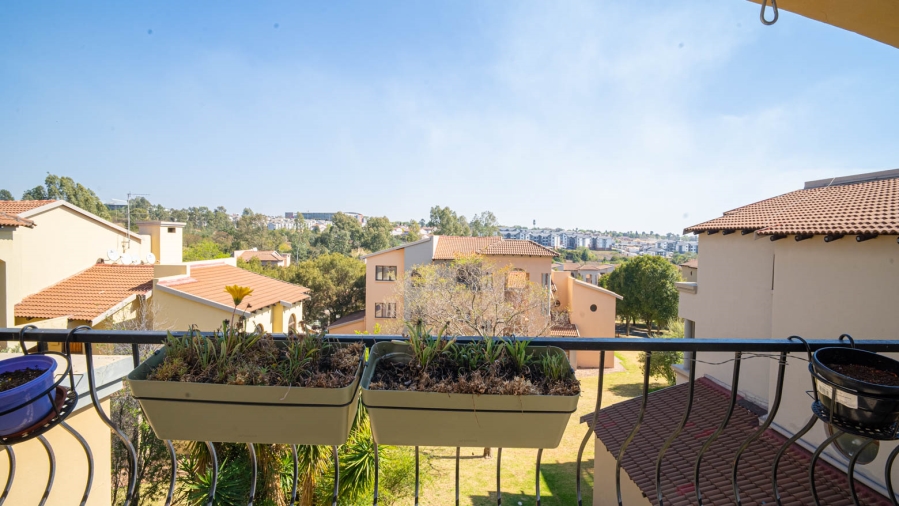 To Let 2 Bedroom Property for Rent in North Riding Gauteng