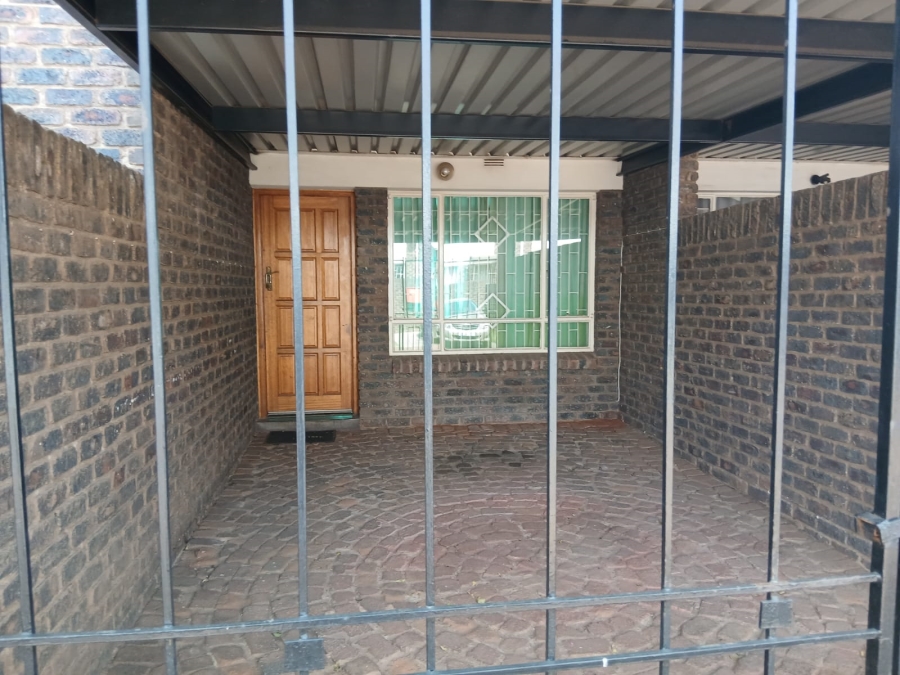 3 Bedroom Property for Sale in Birch Acres Gauteng