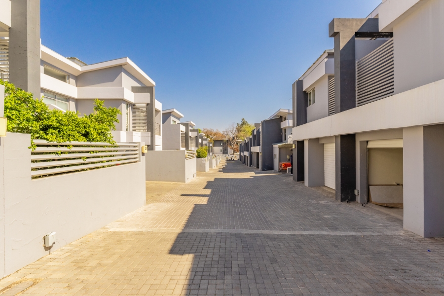 3 Bedroom Property for Sale in Bryanston Gauteng