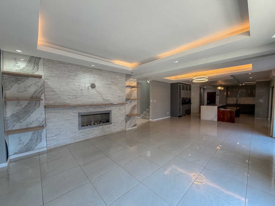 To Let 6 Bedroom Property for Rent in Midstream Ridge Gauteng