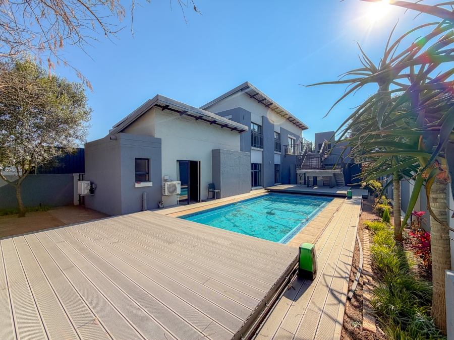 To Let 6 Bedroom Property for Rent in Midstream Ridge Gauteng