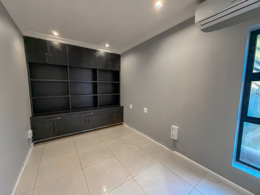 To Let 6 Bedroom Property for Rent in Midstream Ridge Gauteng