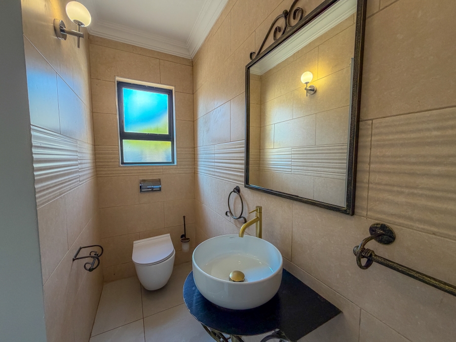 To Let 6 Bedroom Property for Rent in Midstream Ridge Gauteng