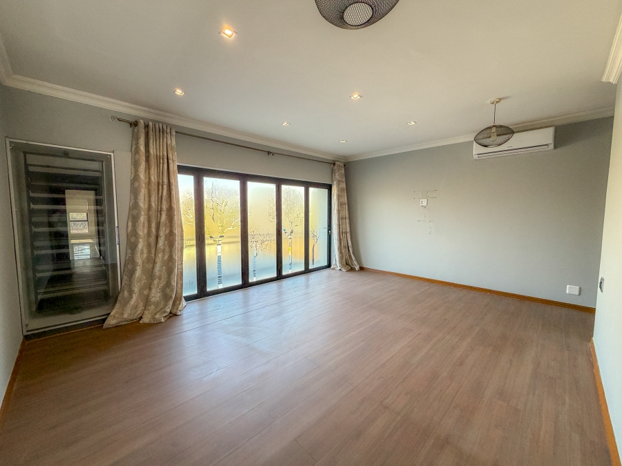To Let 6 Bedroom Property for Rent in Midstream Ridge Gauteng