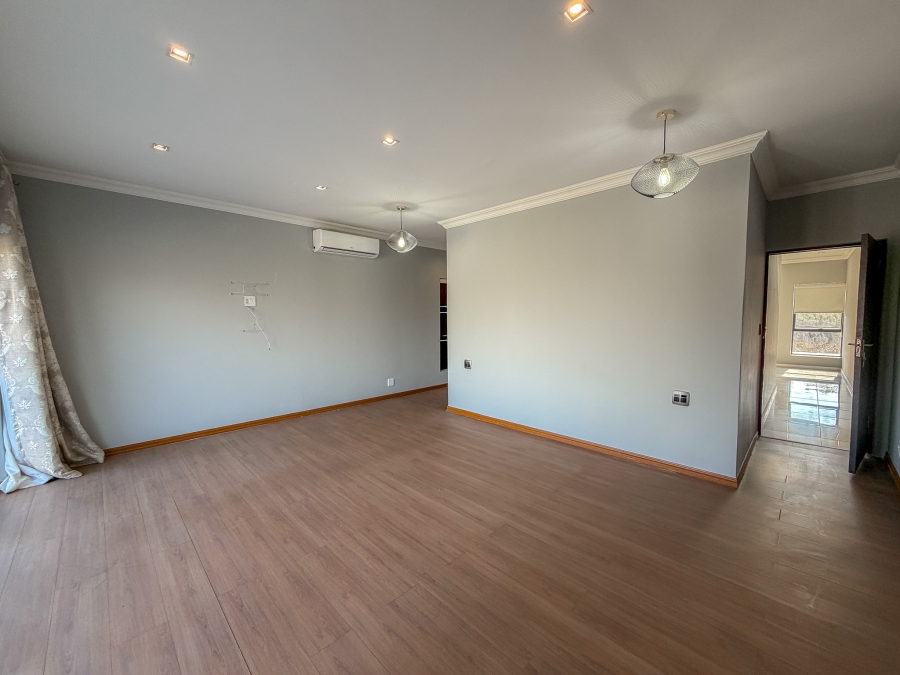 To Let 6 Bedroom Property for Rent in Midstream Ridge Gauteng