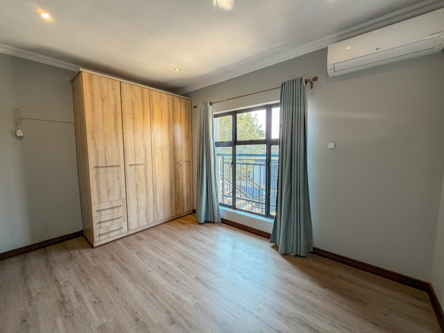 To Let 6 Bedroom Property for Rent in Midstream Ridge Gauteng