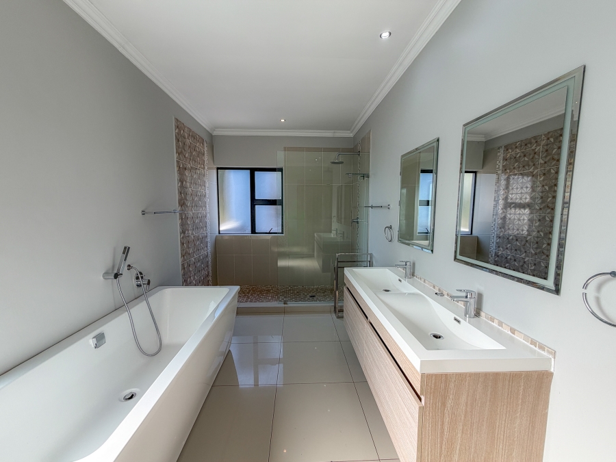 To Let 6 Bedroom Property for Rent in Midstream Ridge Gauteng