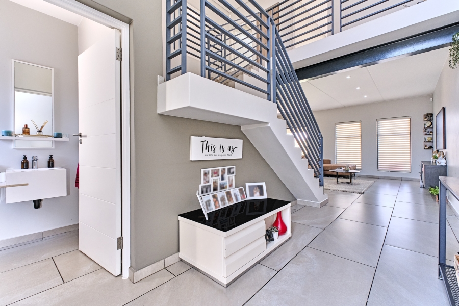 3 Bedroom Property for Sale in Crowthorne AH Gauteng