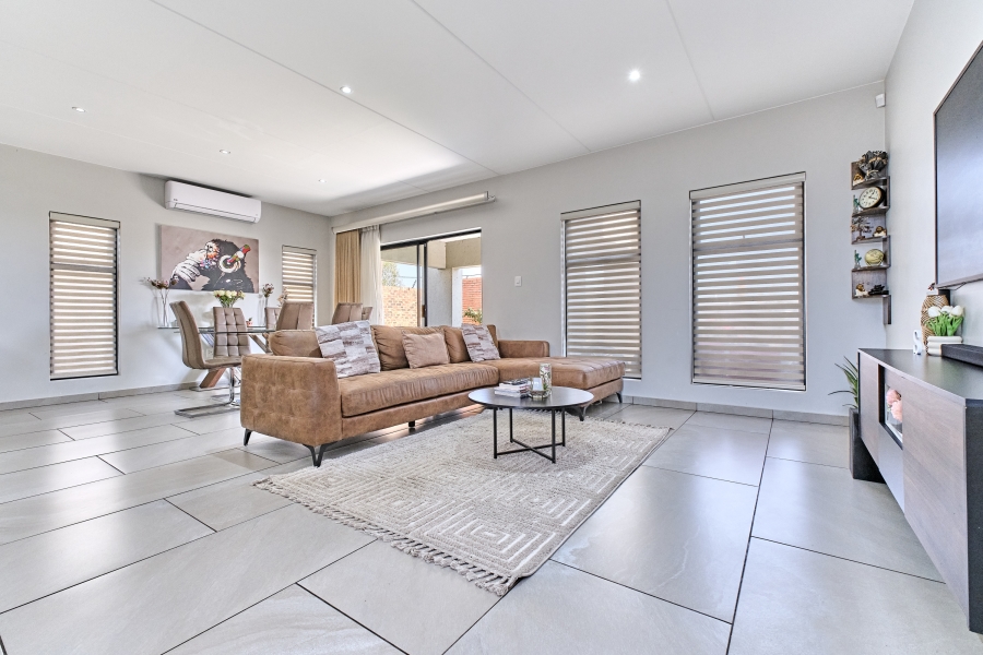 3 Bedroom Property for Sale in Crowthorne AH Gauteng