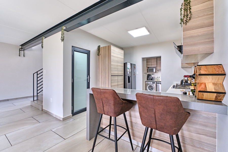 3 Bedroom Property for Sale in Crowthorne AH Gauteng