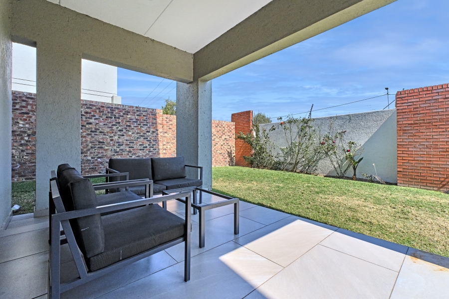 3 Bedroom Property for Sale in Crowthorne AH Gauteng