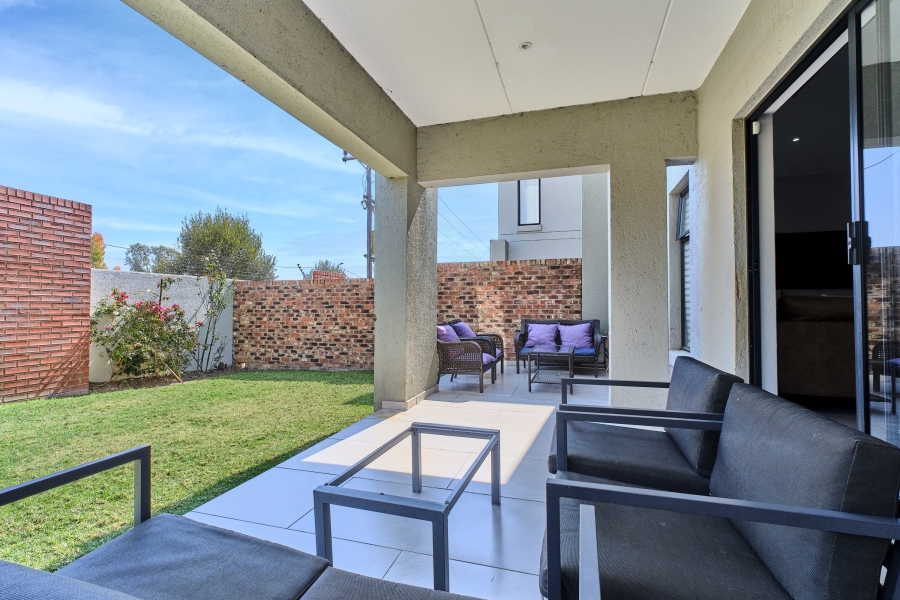 3 Bedroom Property for Sale in Crowthorne AH Gauteng