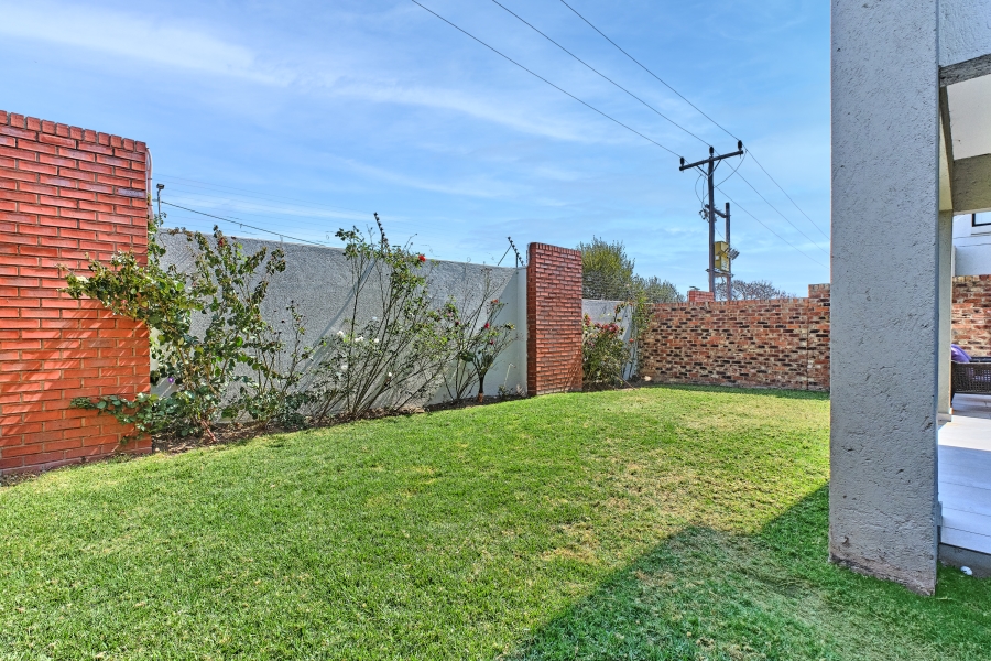 3 Bedroom Property for Sale in Crowthorne AH Gauteng
