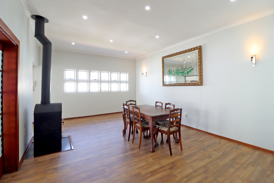 To Let 3 Bedroom Property for Rent in Greenside Gauteng