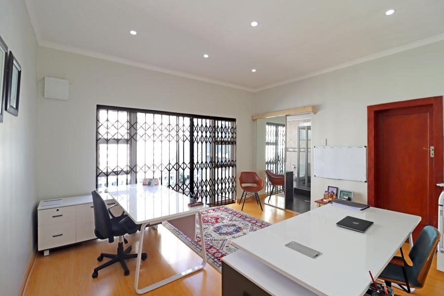 To Let 3 Bedroom Property for Rent in Greenside Gauteng