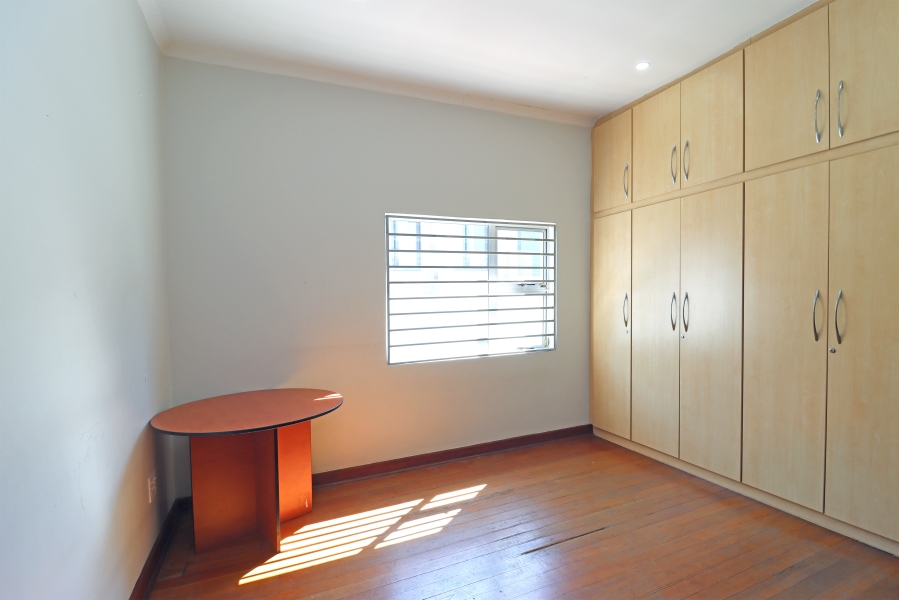 To Let 3 Bedroom Property for Rent in Greenside Gauteng