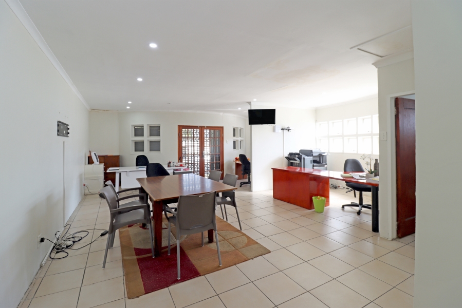 To Let 3 Bedroom Property for Rent in Greenside Gauteng