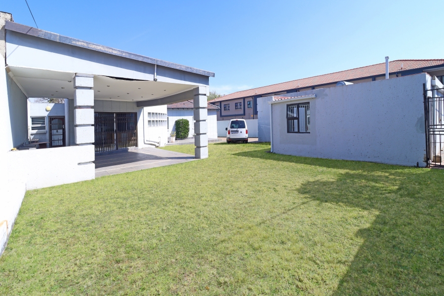 To Let 3 Bedroom Property for Rent in Greenside Gauteng