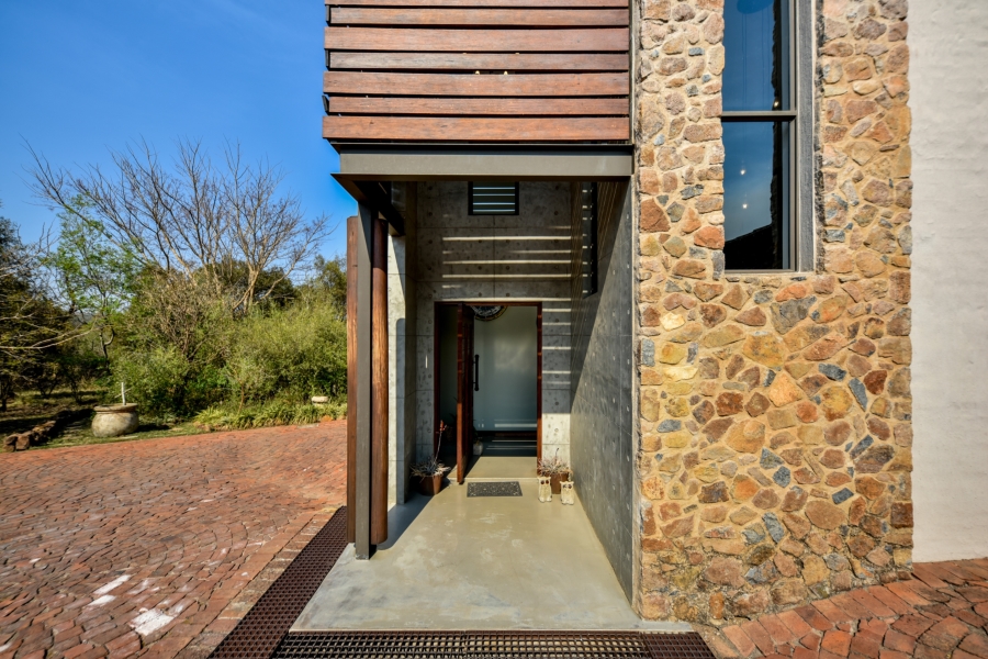 4 Bedroom Property for Sale in Leeuwfontein Gauteng
