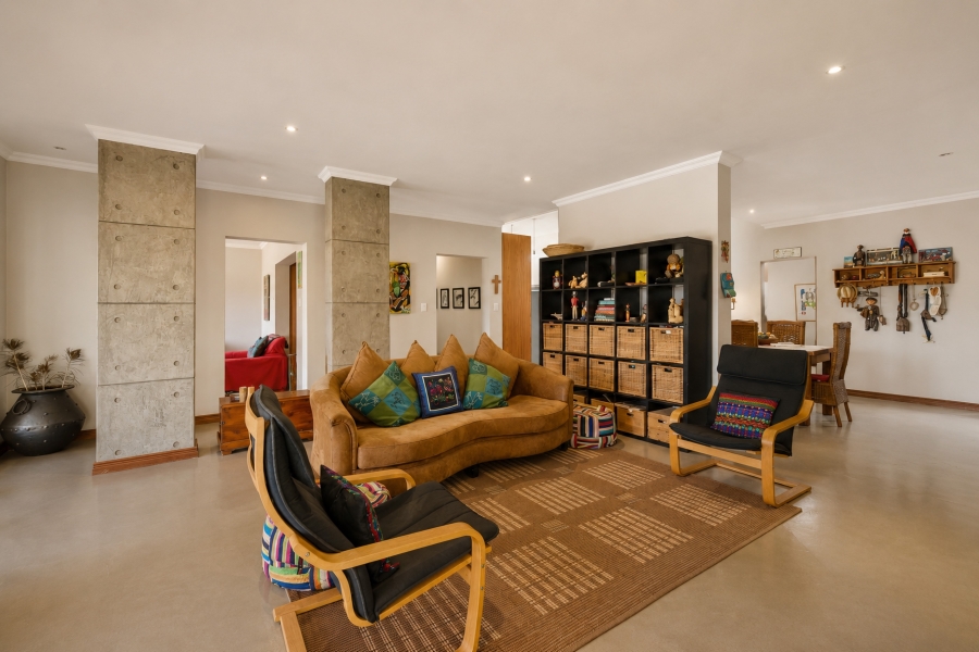 4 Bedroom Property for Sale in Leeuwfontein Gauteng
