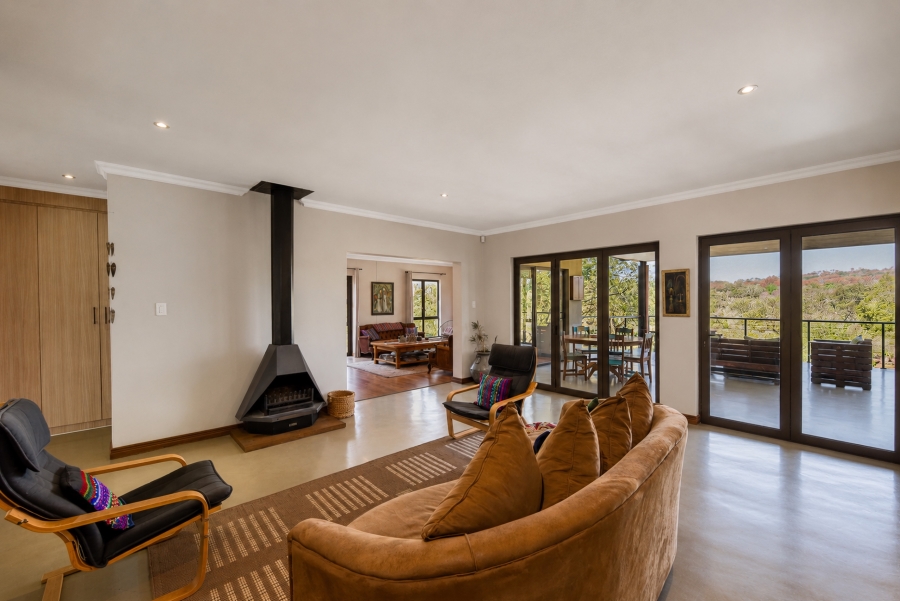 4 Bedroom Property for Sale in Leeuwfontein Gauteng