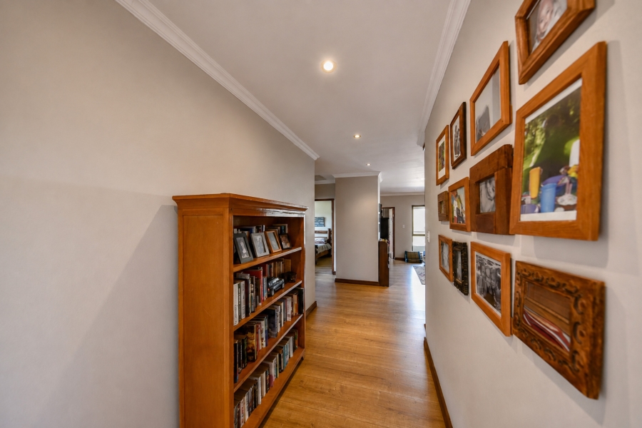 4 Bedroom Property for Sale in Leeuwfontein Gauteng