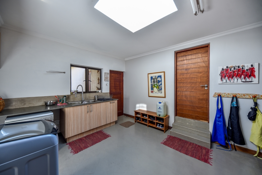 4 Bedroom Property for Sale in Leeuwfontein Gauteng
