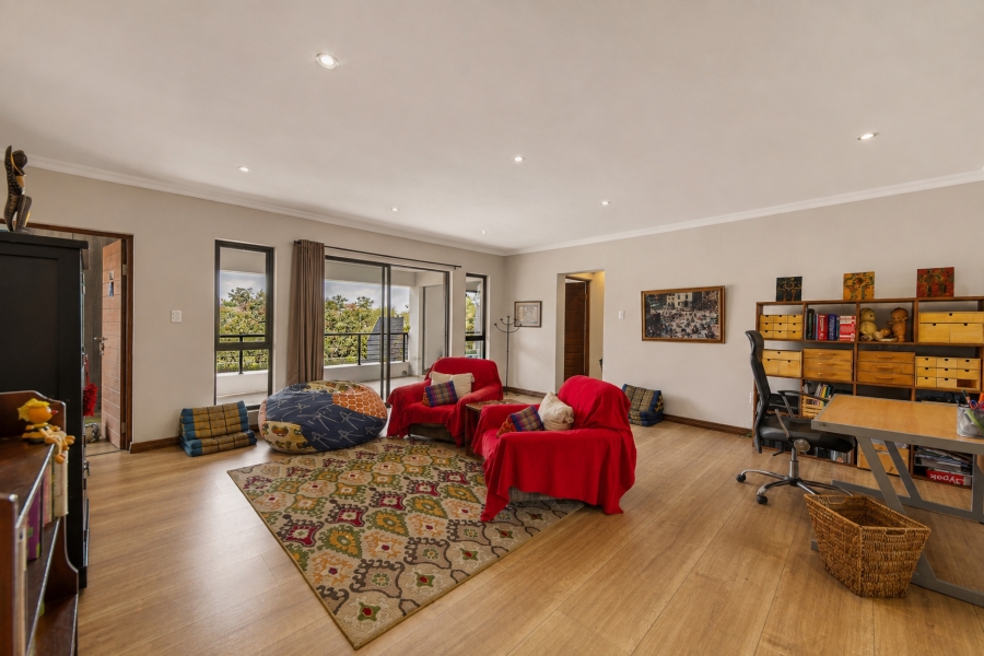 4 Bedroom Property for Sale in Leeuwfontein Gauteng
