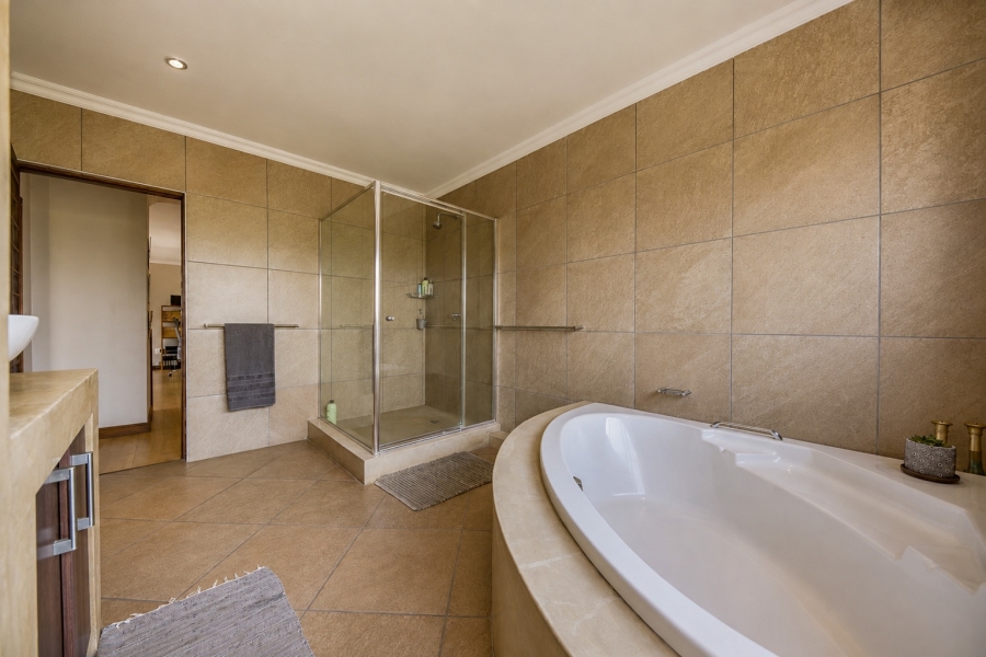 4 Bedroom Property for Sale in Leeuwfontein Gauteng