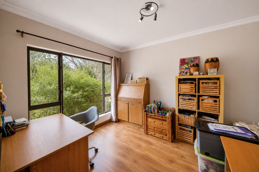 4 Bedroom Property for Sale in Leeuwfontein Gauteng