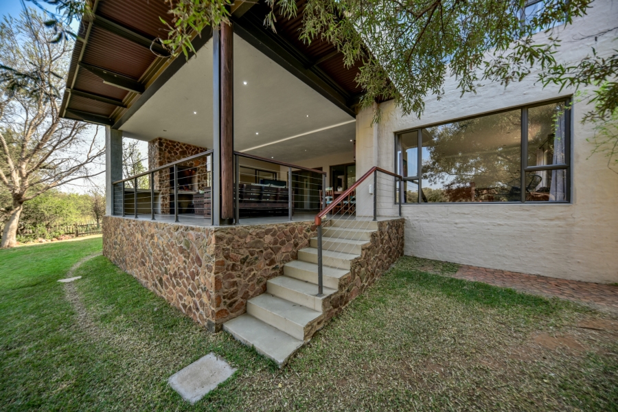 4 Bedroom Property for Sale in Leeuwfontein Gauteng
