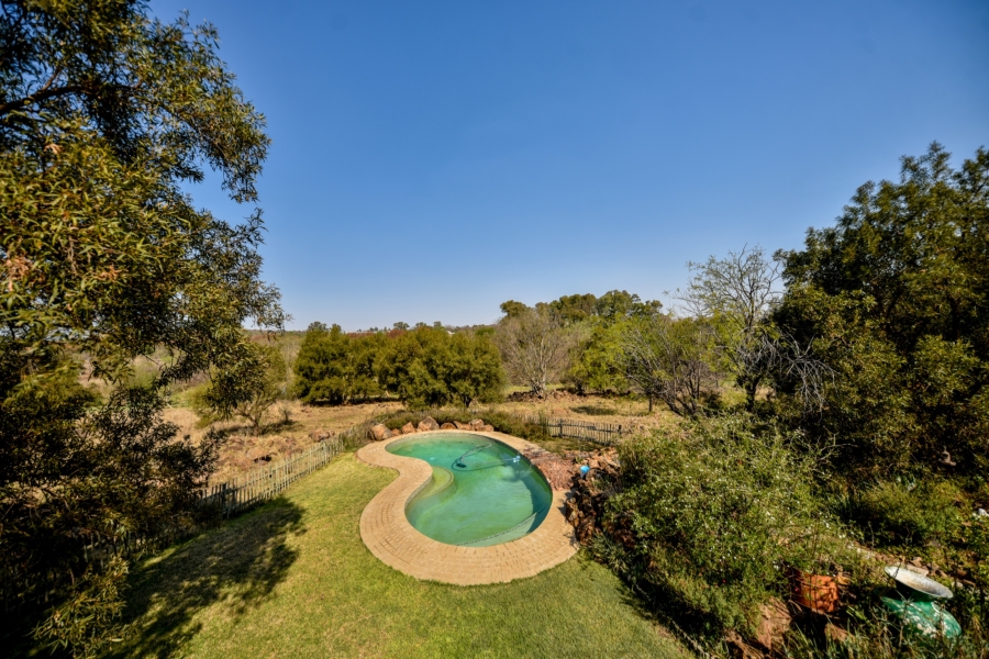 4 Bedroom Property for Sale in Leeuwfontein Gauteng