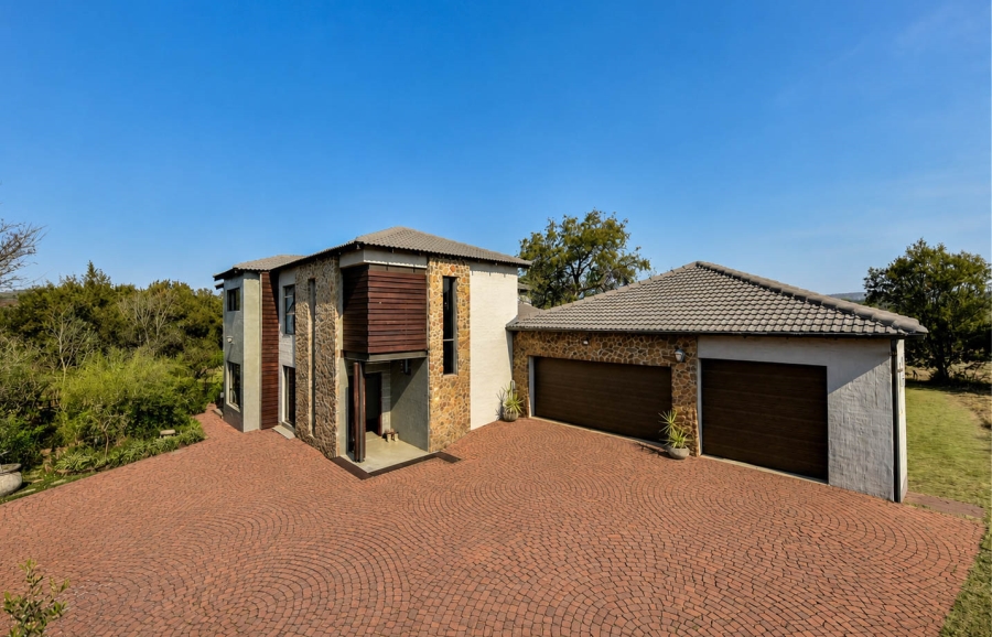 4 Bedroom Property for Sale in Leeuwfontein Gauteng