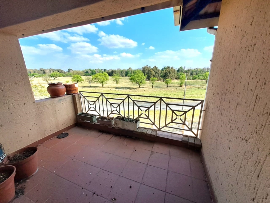To Let 3 Bedroom Property for Rent in Three Rivers Proper Gauteng