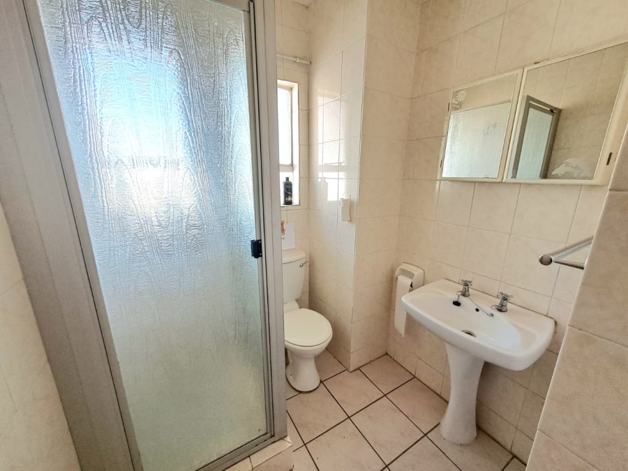To Let 3 Bedroom Property for Rent in Three Rivers Proper Gauteng