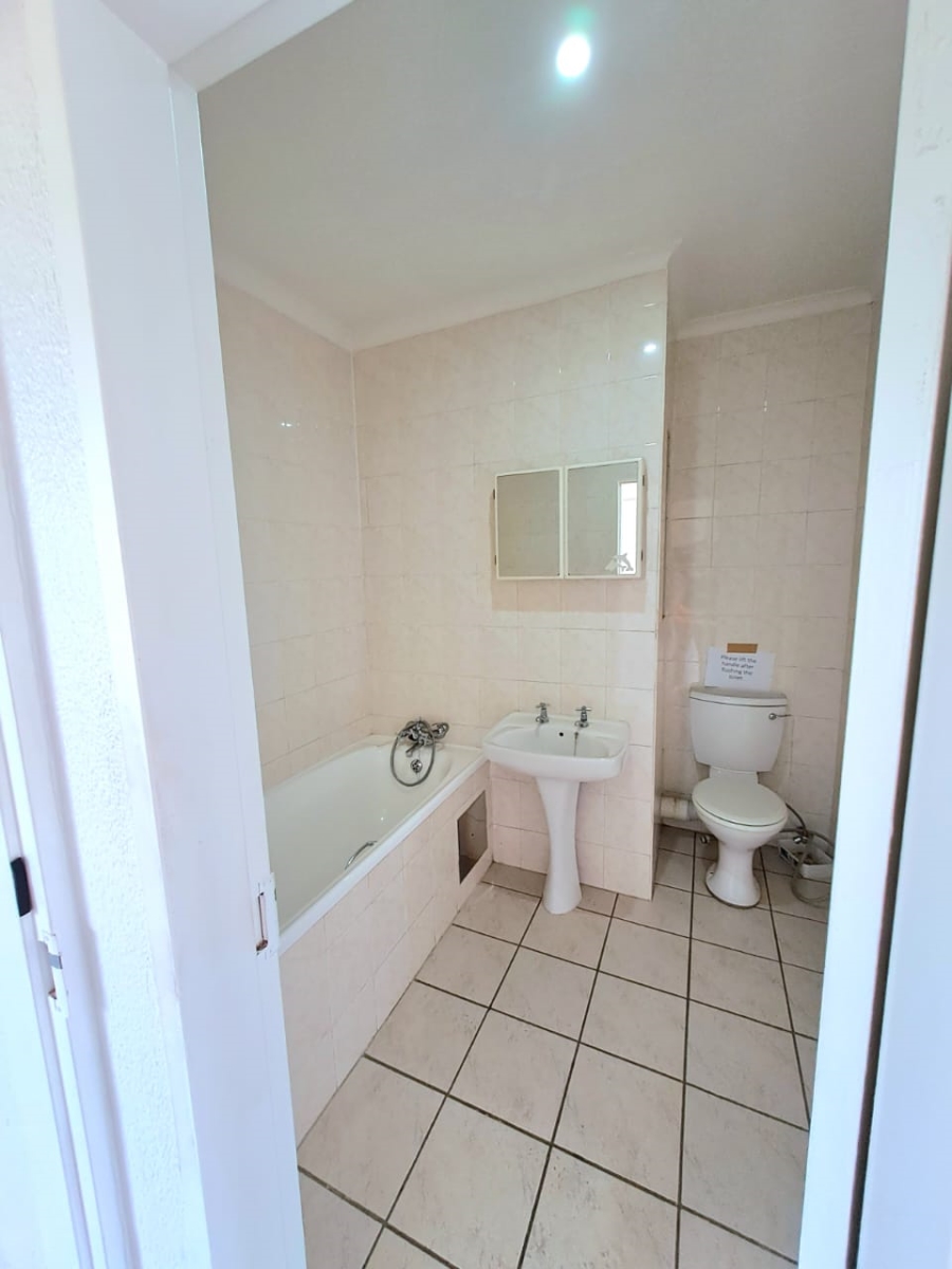 To Let 3 Bedroom Property for Rent in Three Rivers Proper Gauteng