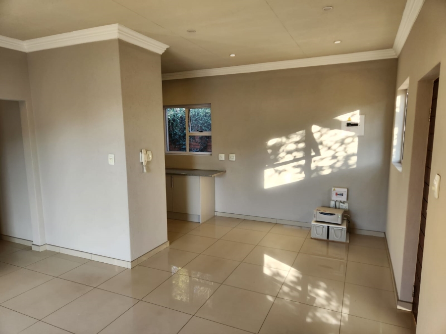 To Let 2 Bedroom Property for Rent in Wendywood Gauteng