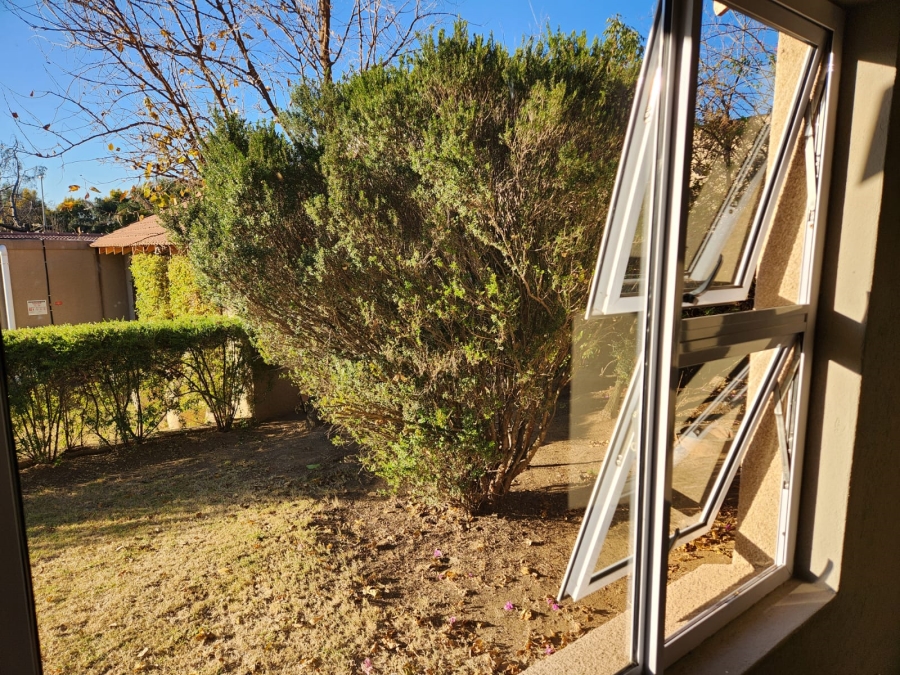 To Let 2 Bedroom Property for Rent in Wendywood Gauteng