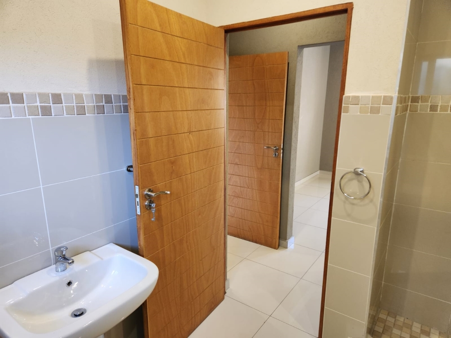 To Let 2 Bedroom Property for Rent in Wendywood Gauteng