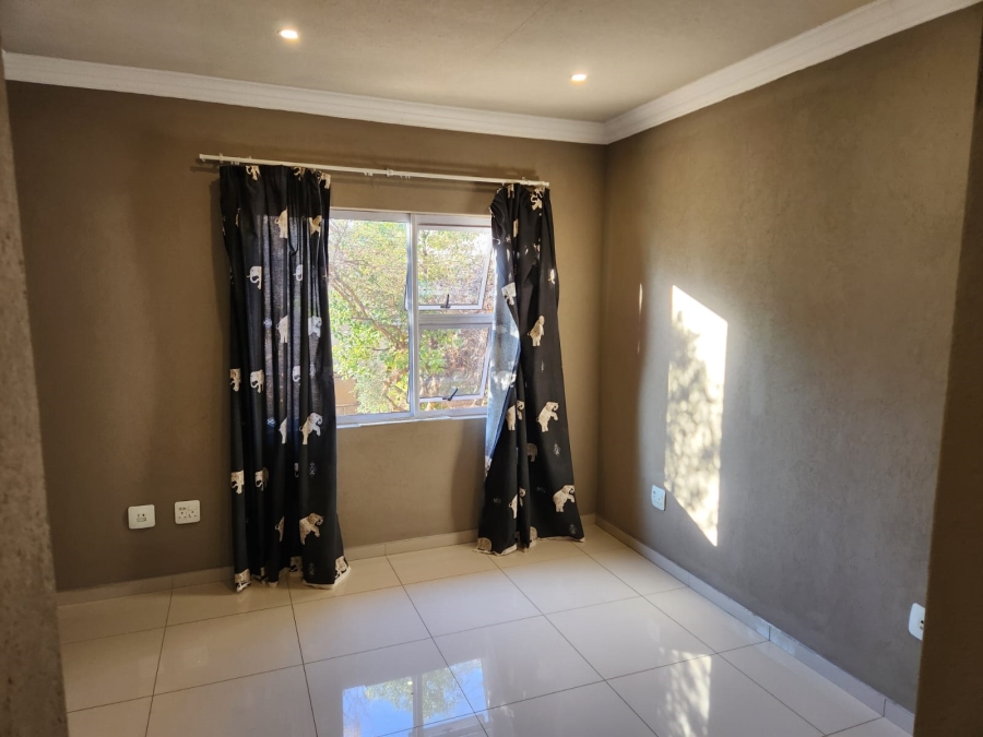 To Let 2 Bedroom Property for Rent in Wendywood Gauteng