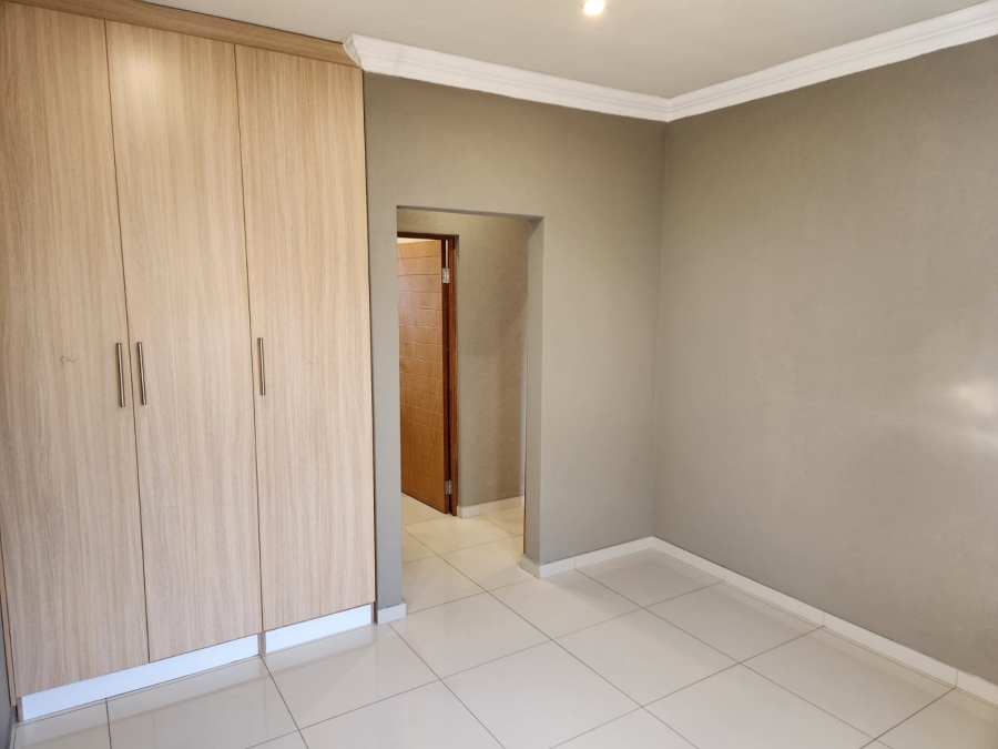 To Let 2 Bedroom Property for Rent in Wendywood Gauteng