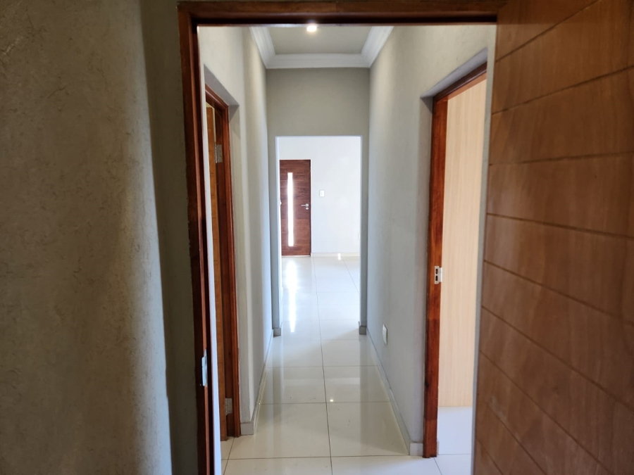 To Let 2 Bedroom Property for Rent in Wendywood Gauteng