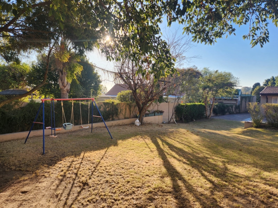 To Let 2 Bedroom Property for Rent in Wendywood Gauteng