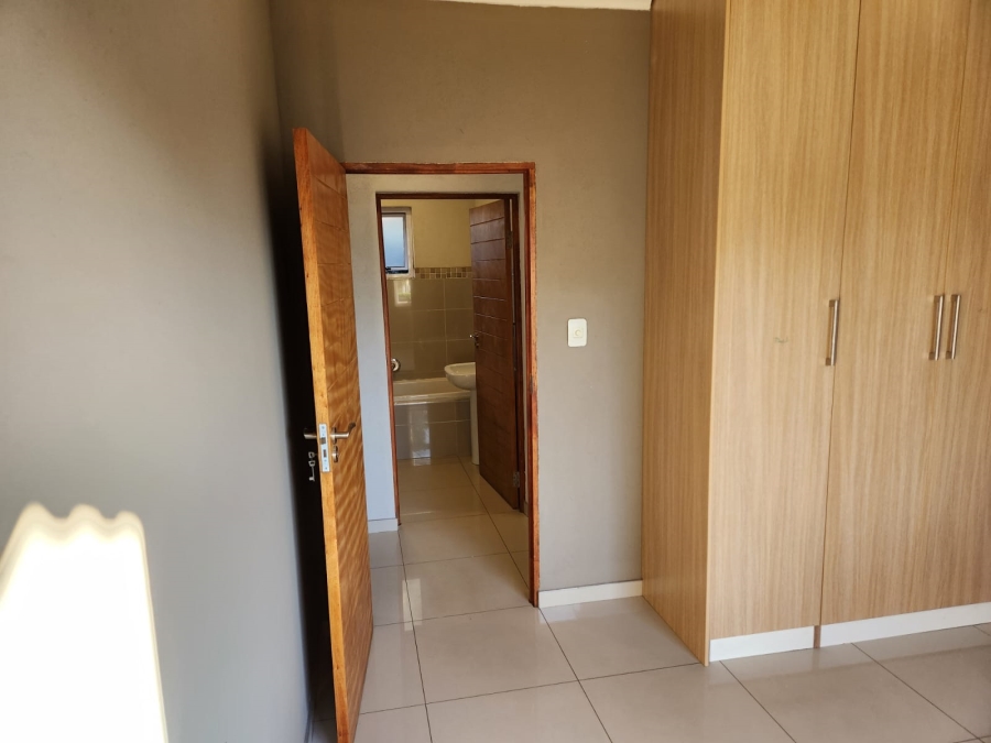 To Let 2 Bedroom Property for Rent in Wendywood Gauteng