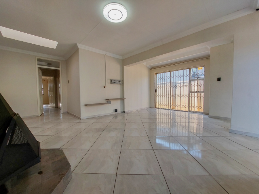To Let 2 Bedroom Property for Rent in Westdene Gauteng