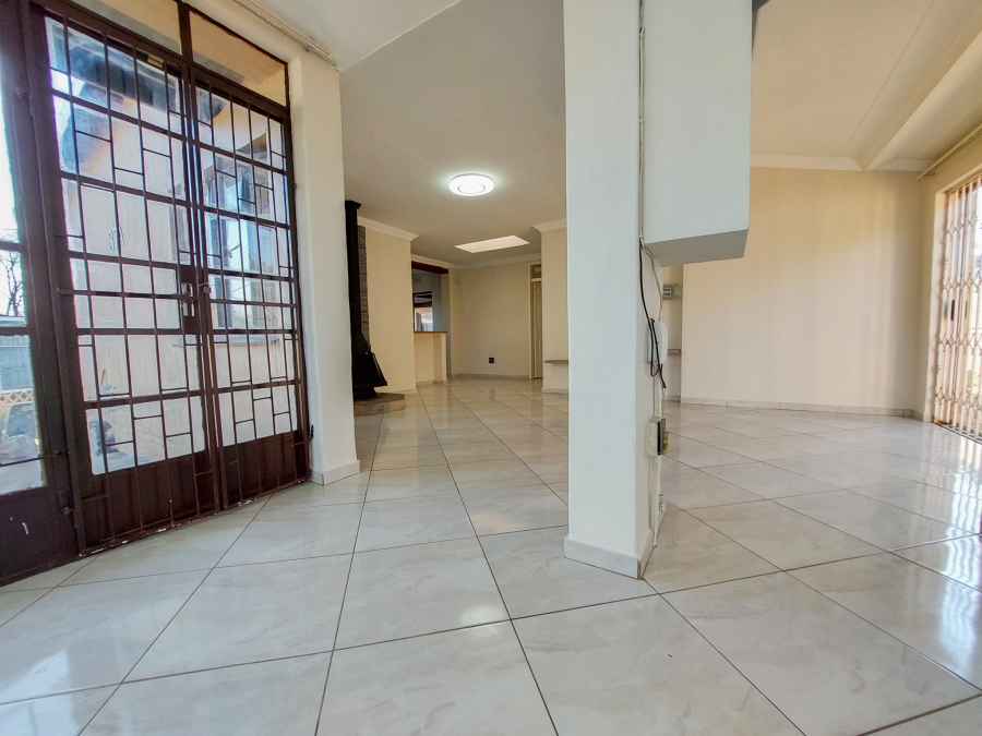 To Let 2 Bedroom Property for Rent in Westdene Gauteng