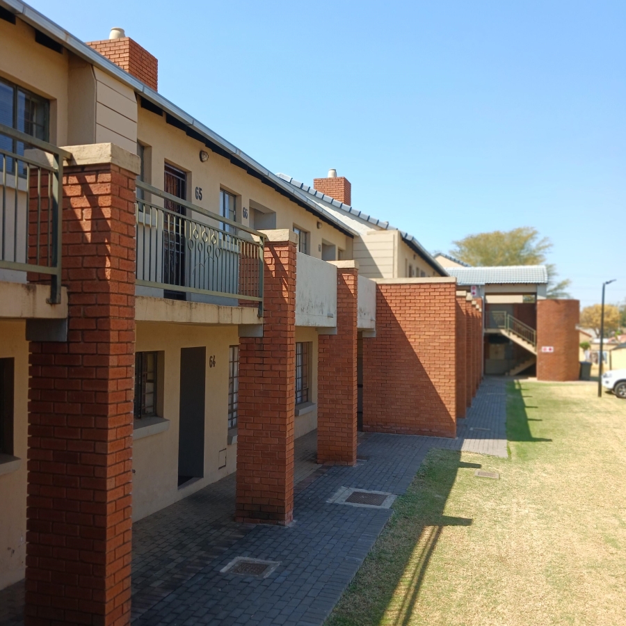 1 Bedroom Property for Sale in The Orchards Gauteng