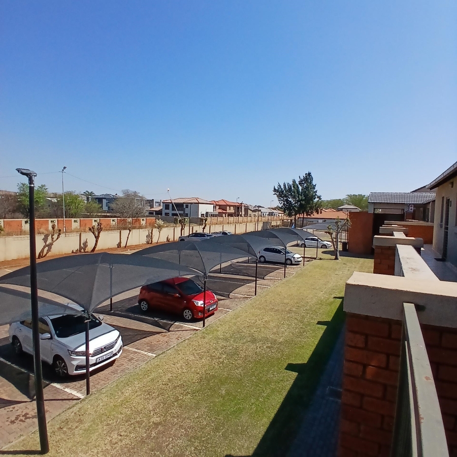 1 Bedroom Property for Sale in The Orchards Gauteng